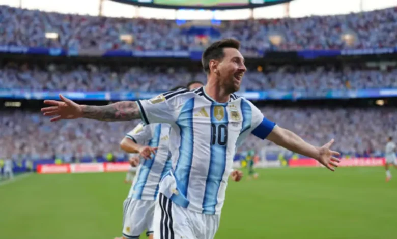 histórico triplete de messi da el triunfo a argentina