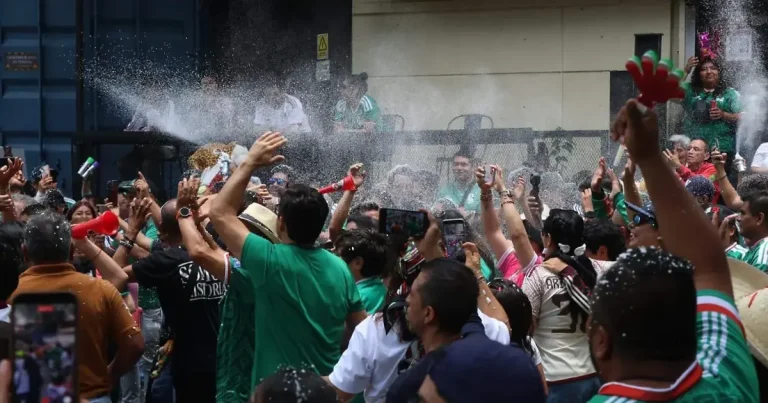 fan fest del zócalo pasa de la fiesta a la tristeza