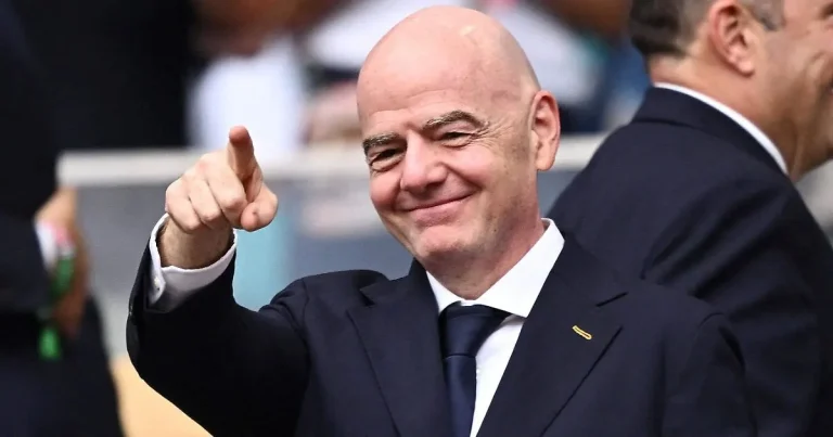 fifa enfrenta críticas por plan para vender parte de sus derechos comerciales