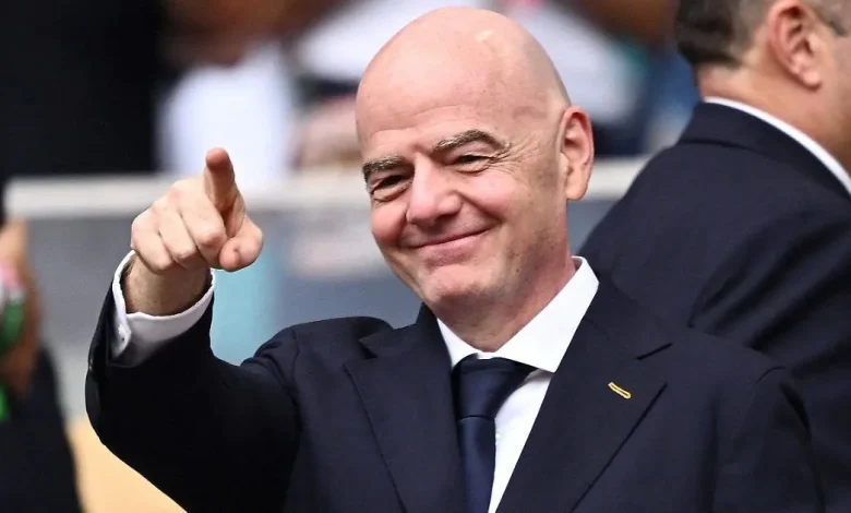 fifa enfrenta críticas por plan para vender parte de sus derechos comerciales