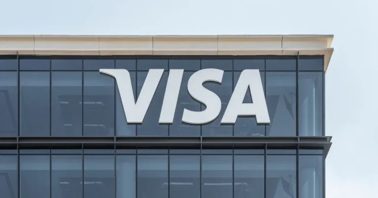 visa recortará 2 mil 600 empleos por el uso de ia