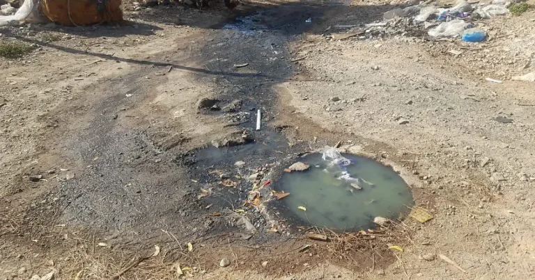 aguas negras persisten en solidaridad nacional, campeche