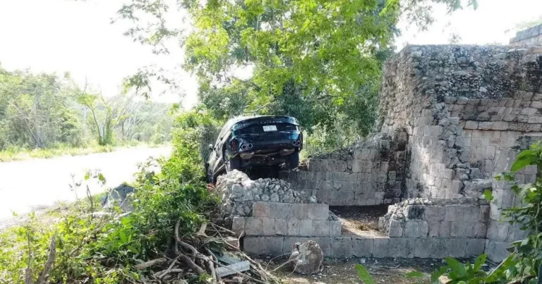 auto termina dentro de zona maya de tohcok en campeche