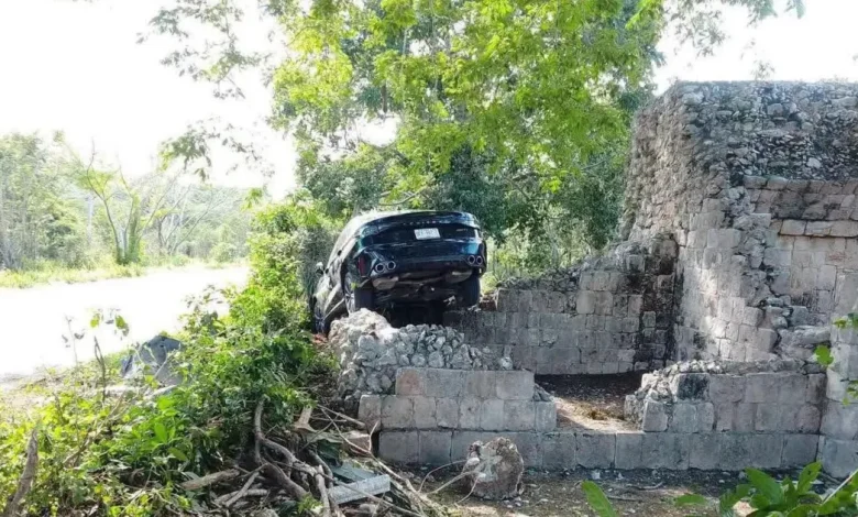 auto termina dentro de zona maya de tohcok en campeche