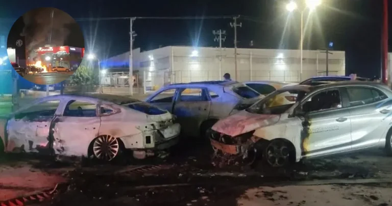 Autoridades investigan incendio en agencia automotriz de Ciudad Juárez (Fotos Redes Sociales)