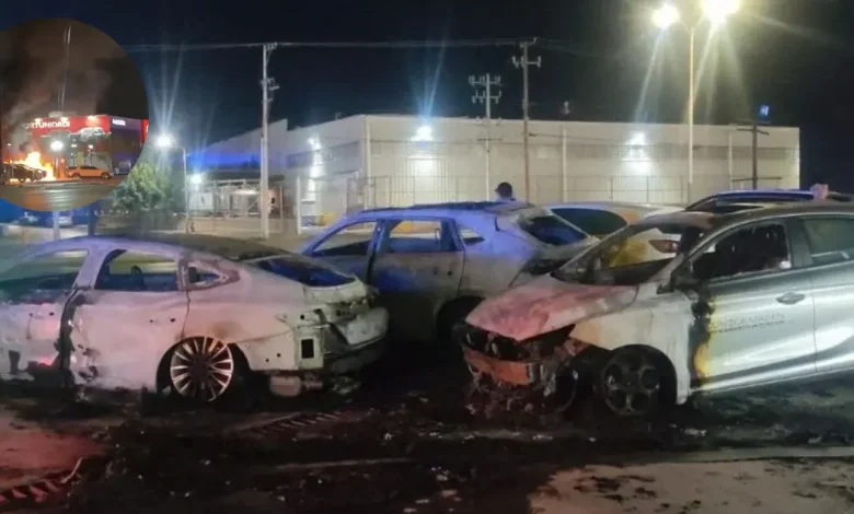 Autoridades investigan incendio en agencia automotriz de Ciudad Juárez (Fotos Redes Sociales)