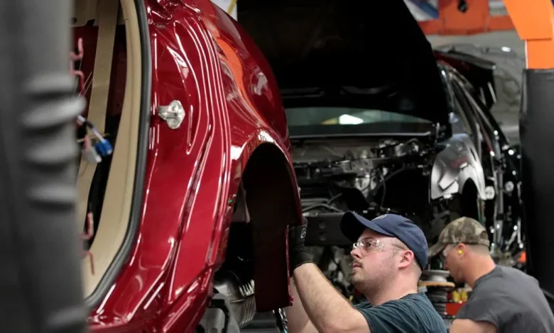Donald Trump anuncia aumento de aranceles a autos y acero de Canadá