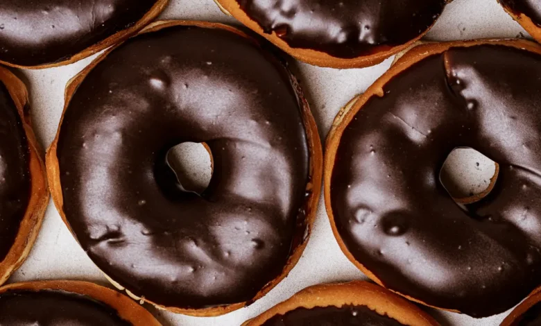 Retiran del mercado donas de chocolate por leche no declarada; podrían causar reacciones graves