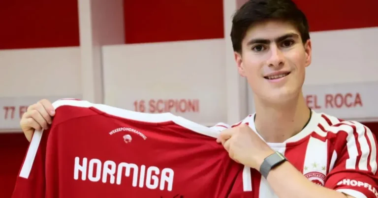 Armando "Hormiga" González, así fue su debut con Olympiacos en Grecia (Foto de internet)