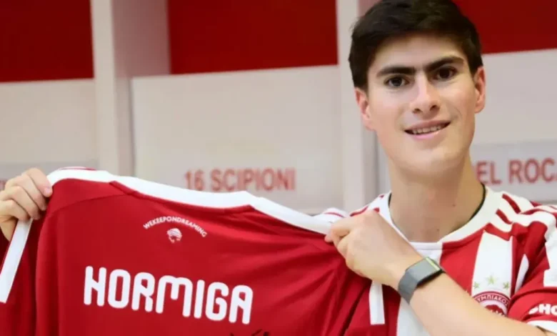 Armando "Hormiga" González, así fue su debut con Olympiacos en Grecia (Foto de internet)