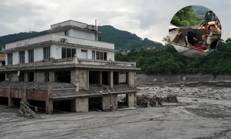 Equipos de emergencia intensifican labores para ubicar a cientos de trabajadores atrapados en túneles del Himalaya (Fotos LaSexta y Narendra Shrestha)