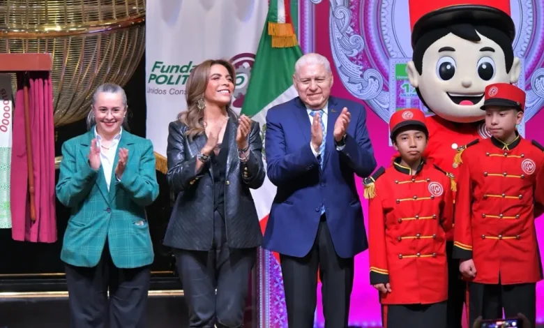 juan gabriel llega a la lotería nacional con billete conmemorativo
