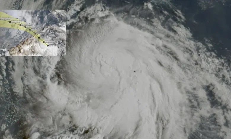 Pronóstico meteorológico alerta por impacto de ondas tropicales y fuertes lluvias en México (Fotos Redes Sociales)