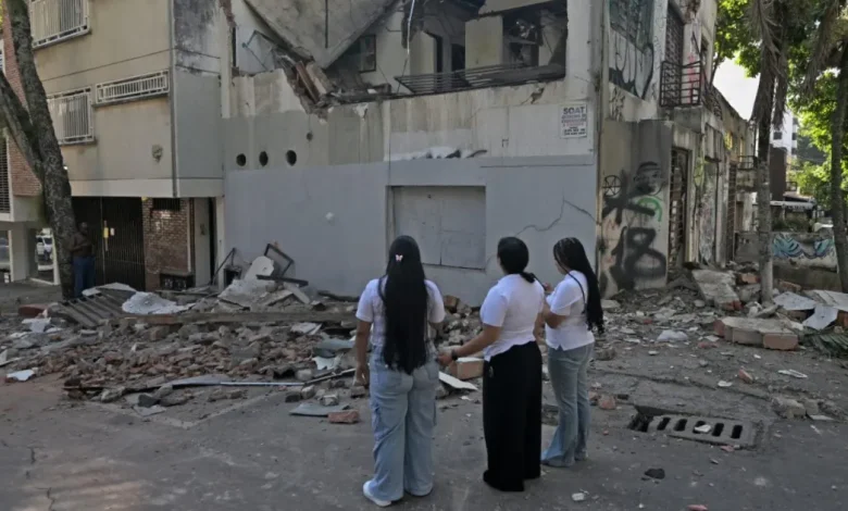 sheinbaum ofrece apoyo a colombia tras sismo de 7.4