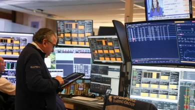wall street cierra con pérdidas ante repunte del petróleo y expectativa por empleo en eu