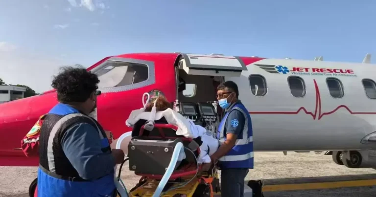 imss traslada a niña de campeche a puebla para atención especializada