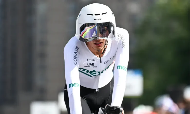 isaac del toro va por el podio en el mundial de montreal