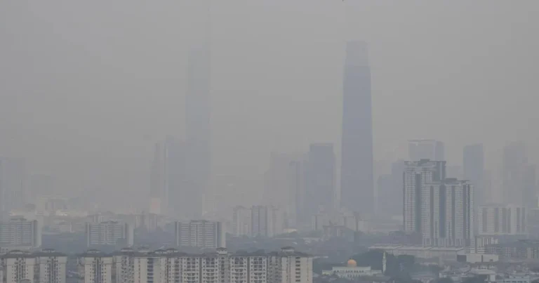 Nube tóxica cubre Malasia y provoca estado de emergencia