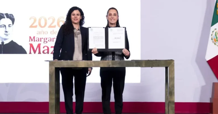 claudia sheinbaum firma decreto contra la doble nacionalidad