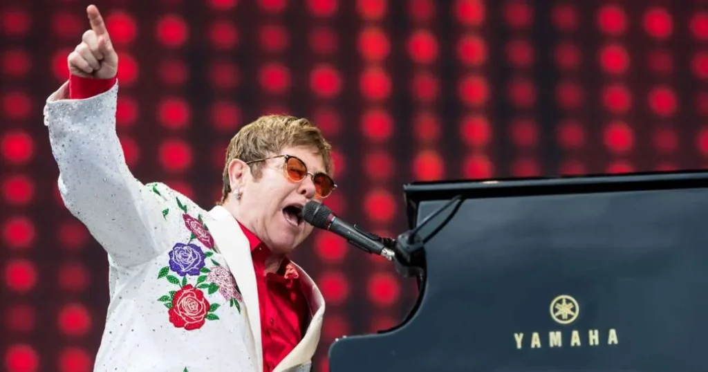 Concierto de Elton John en México un éxito tras más de una década de ausencia