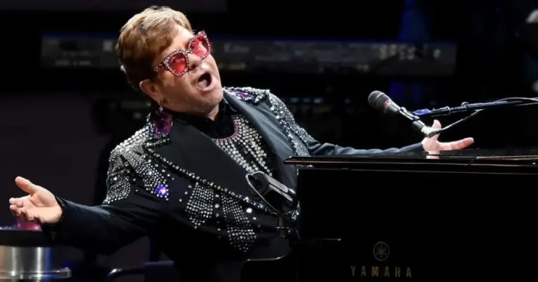 Concierto de Elton John en México un éxito tras más de una década de ausencia