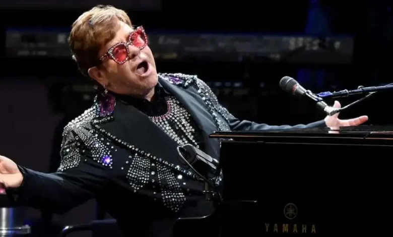 Concierto de Elton John en México un éxito tras más de una década de ausencia