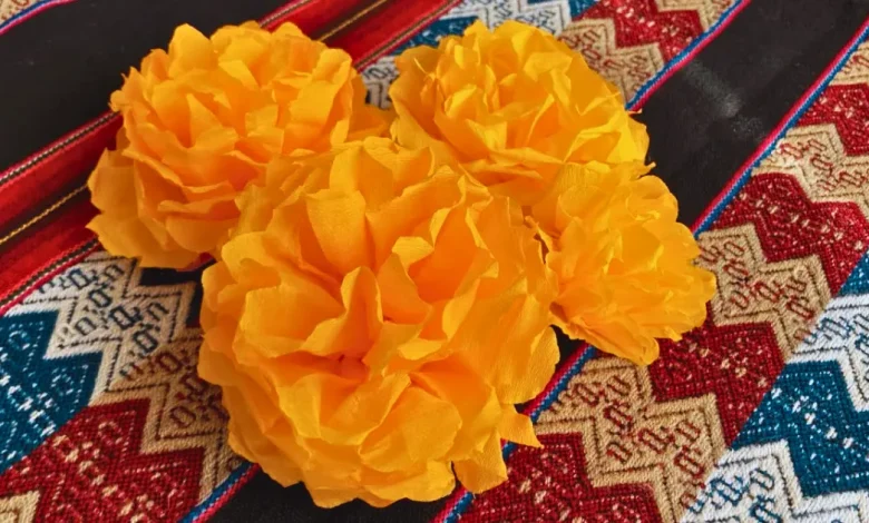 elabora flores de cempasúchil de papel crepé paso a paso