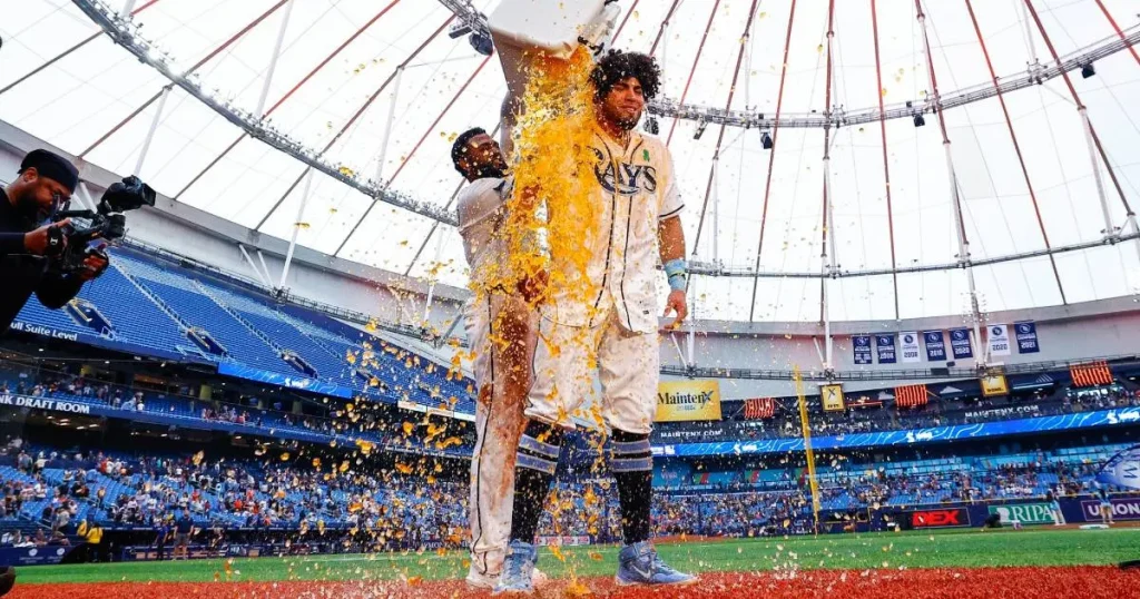 Serie Mundial Jonathan Aranda el mexicano 19 buscan el trofeo de Grandes Ligas