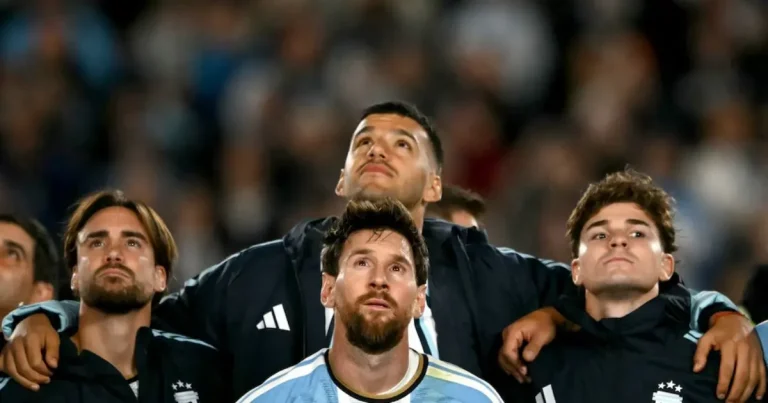 show de drones en la despedida de messi así fue el homenaje en el monumental