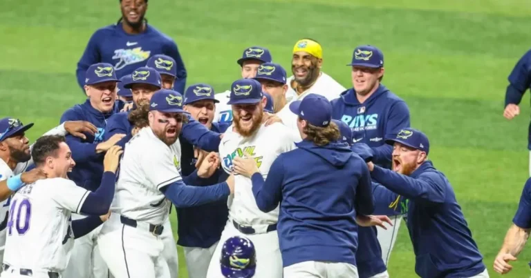 tampa bay rays vence 7 3 a cleveland guardians y avanza a la serie mundial