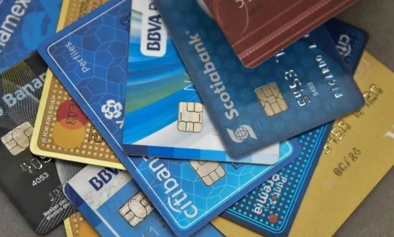 Tarjetas de crédito el hábito que puede generarte problemas en el Buró de Crédito
