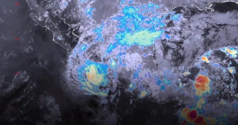 tormenta trudy trae fuertes lluvias y oleaje a jalisco